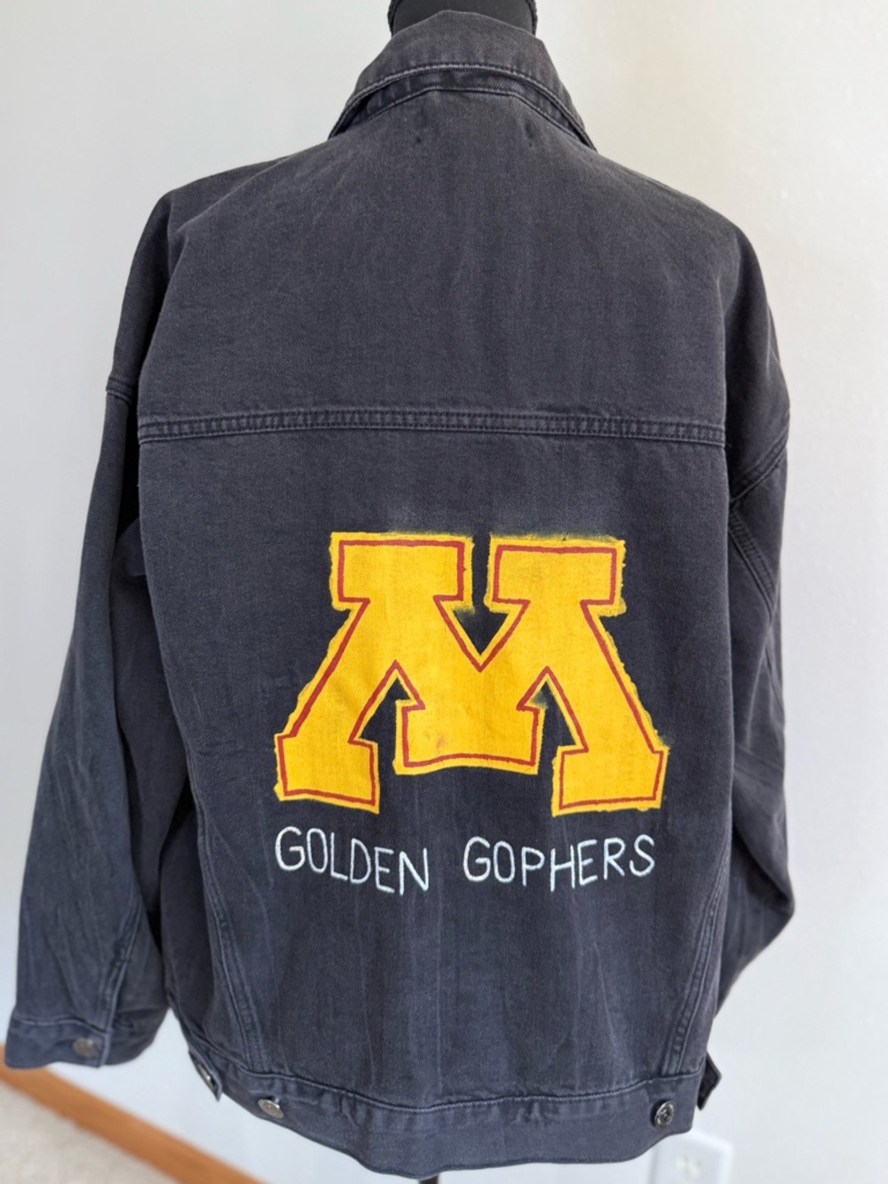 Minnesota Golden Gophers Hand Painted Denim Jacket Black Oversized Large - Picture 2 of 11
